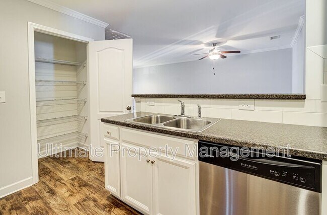 Photo - 1071 Bridgeport Way