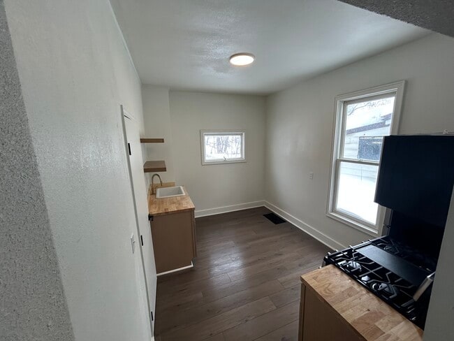 Photo - 232 Ferris St Unit 2