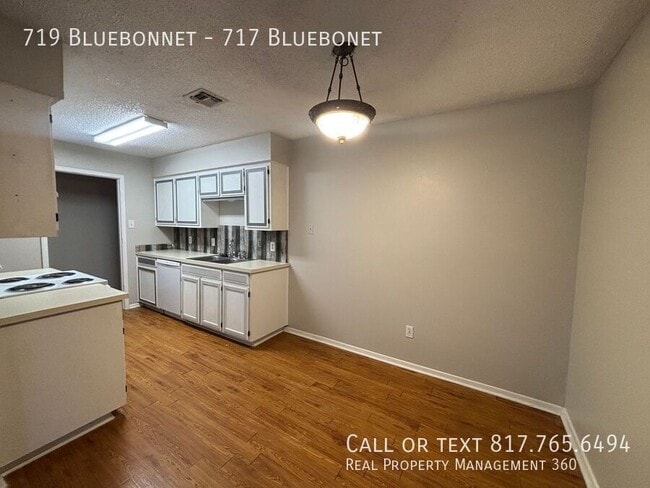 Photo - 719 Bluebonnet-717 Bluebonet Unit 717 Bluebonet