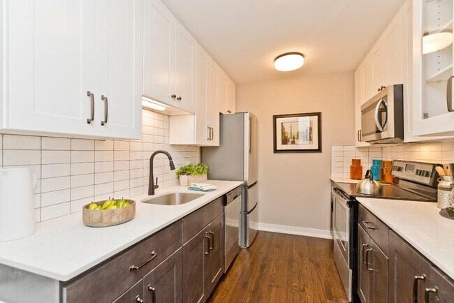 Photo - 5536 N Sheridan Rd