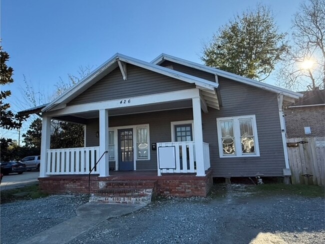 Building Photo - Home For Rent