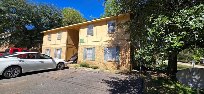 Building Photo - 302 S Green St Unit 2
