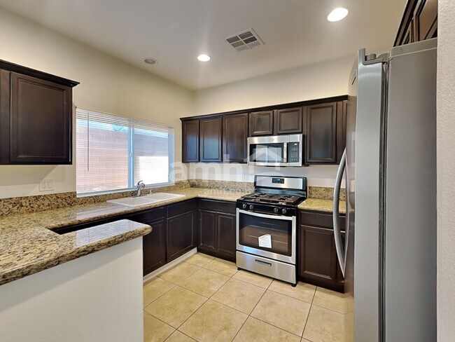 Photo - 1010 Maple Pines Ave