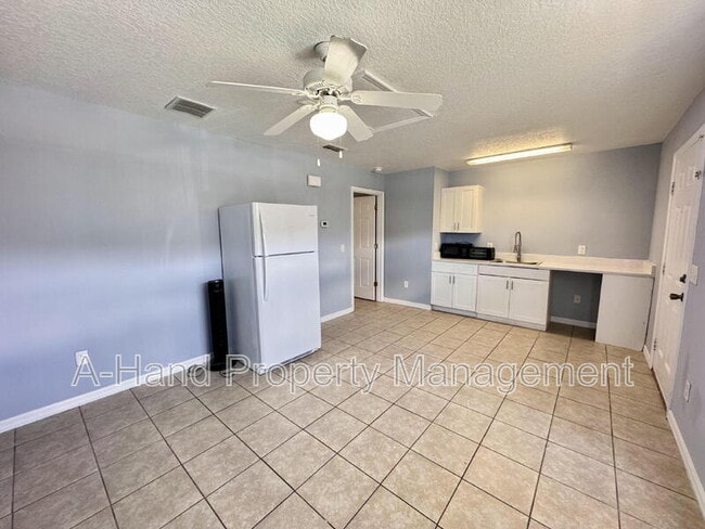 Building Photo - 1314 Washington Palm Loop Unit B
