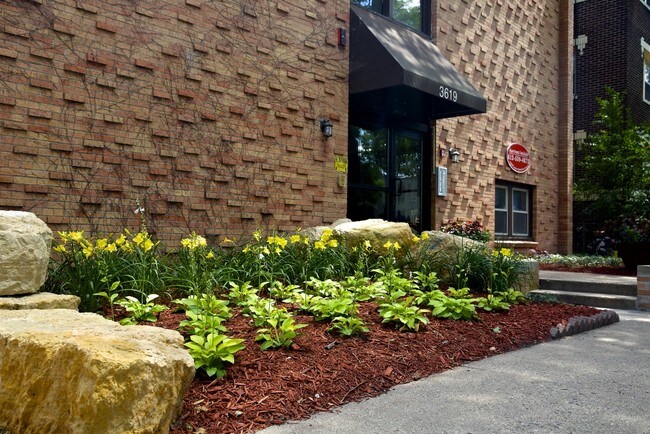 Photo - Colfax Villas