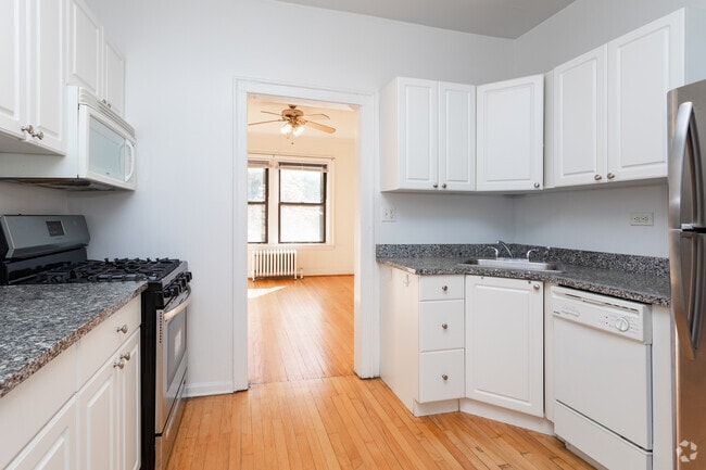 2BR, 1BA - Kitchen