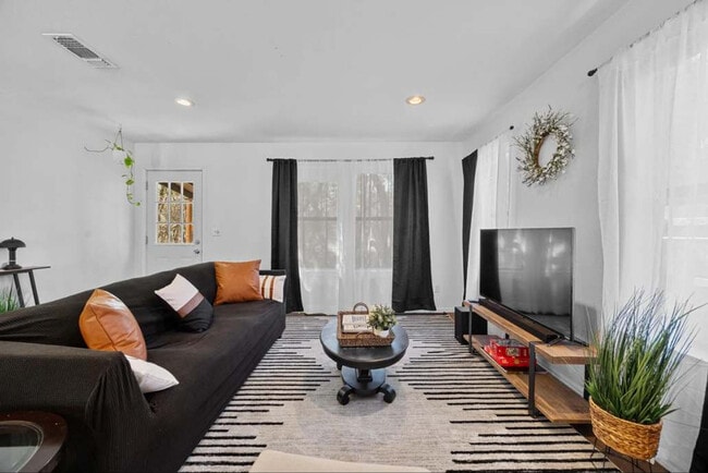 Photo - 14811 Foy Dr Unit ID1357993P