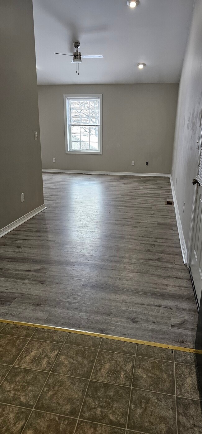 Photo - 6674 Lake Shore Rd N Apartments