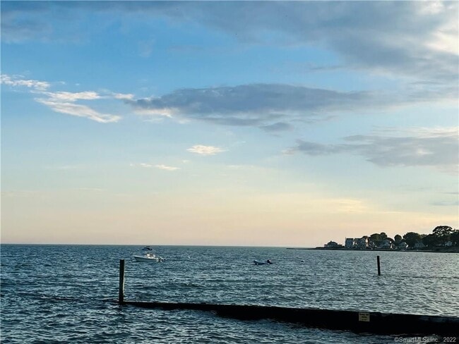 28 Beach Rd E