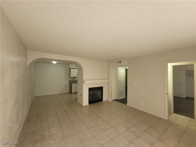 Building Photo - 1608 N Torrey Pines Dr Unit 103 Rental
