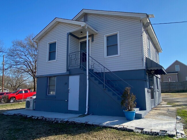Building Photo - 303 McAllister St Unit A Rental