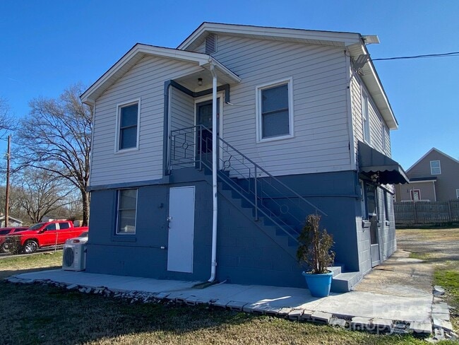Photo - 303 McAllister St Apartment Unit A