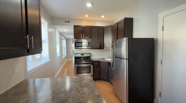 Photo - 4452 N Sheridan Rd Unit 4452-3