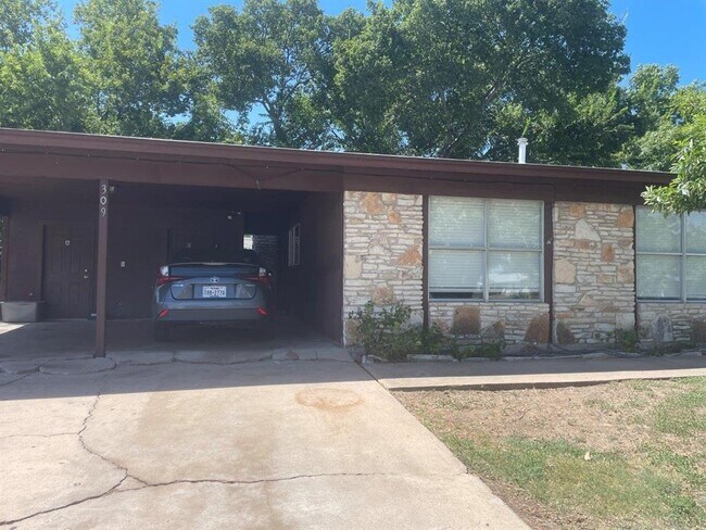 Photo - 309 E Grady Dr