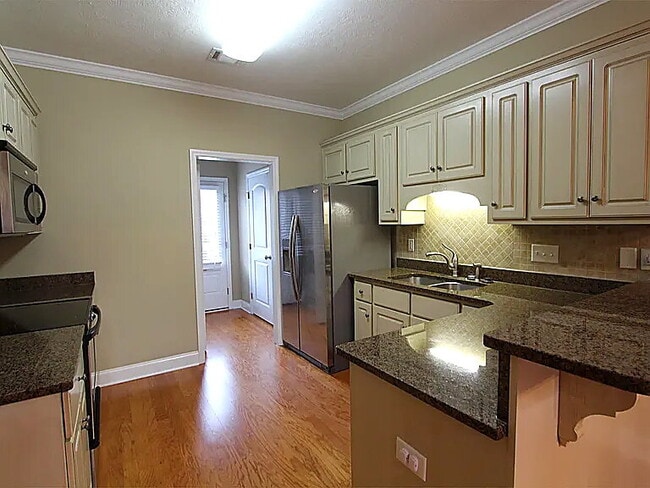 307 Buxton Ln