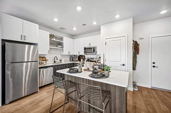 Building Photo - Marlon at Central Park Rental