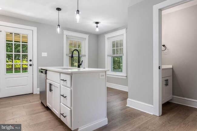 Photo - 139 W Germantown Pike