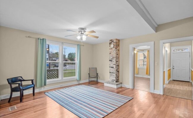 Photo - 1204 Castle St