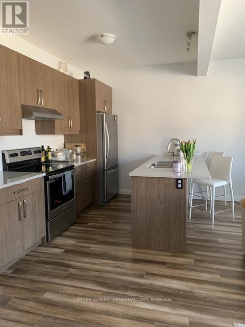 Photo - 827 Kleinburg Dr