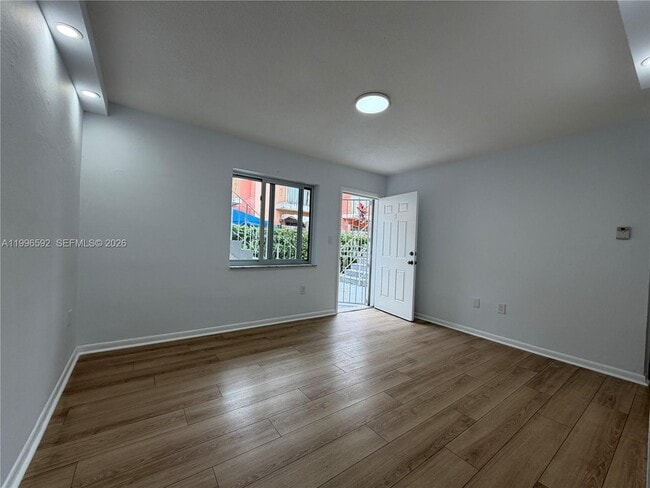 Photo - 1460 SW 4th St Unit 2