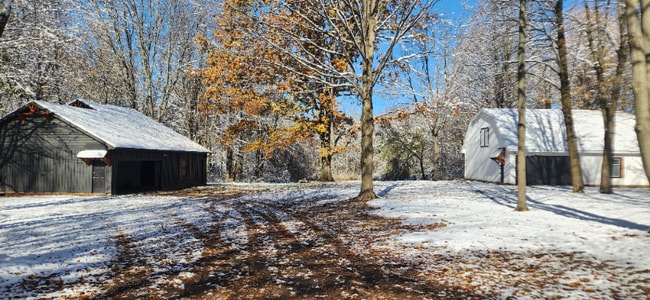 Building Photo - 9211 E Y Z Ave