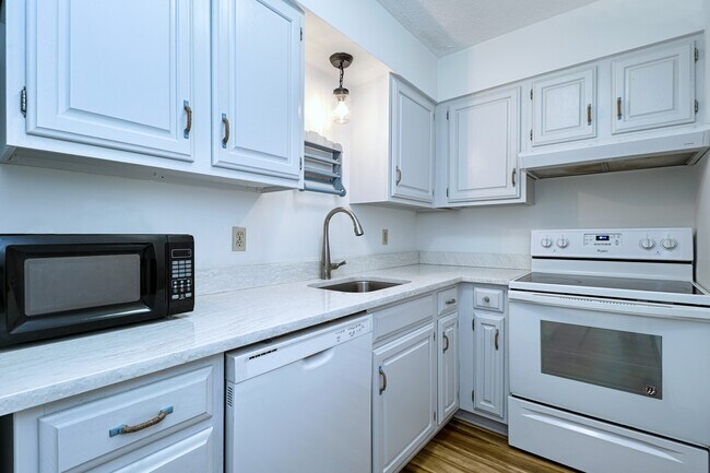 Photo - 155 Short Beach Rd Unidad #311