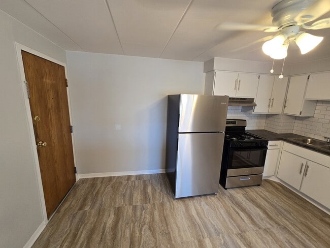 Photo - 11011-11013 S Lloyd Dr