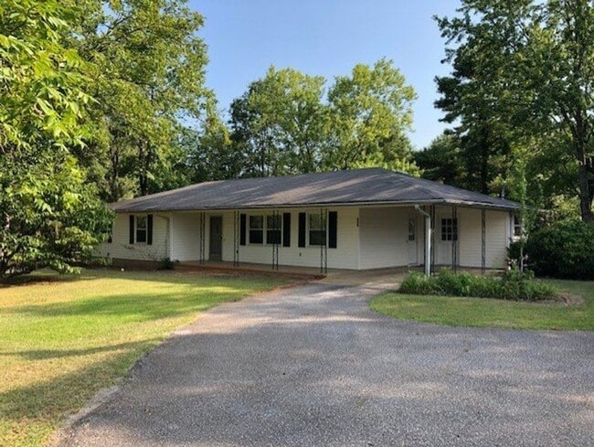 Building Photo - 217 Roper Mountain Rd Ext