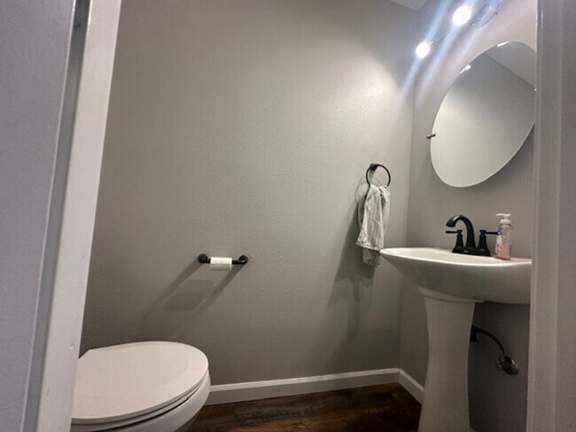 Photo - 223 Pioneer Dr