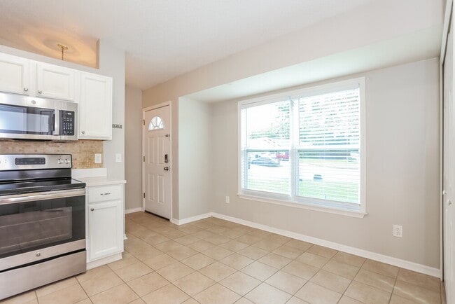 8256 Teaticket Dr