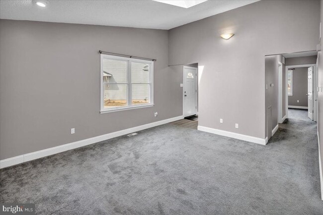 Photo - 2299 Memorial Ct