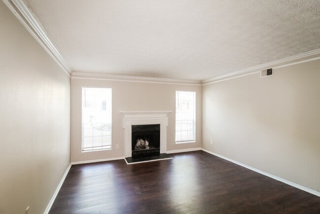 Photo - 1985 Glenwood Downs Dr