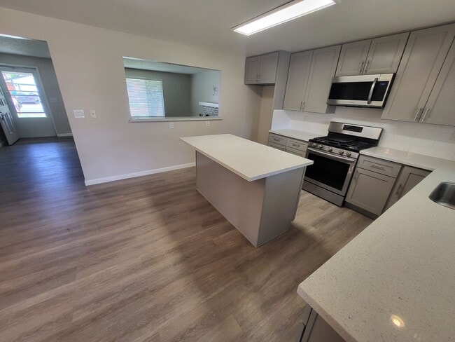Photo - 2621 Woodcrest Ln