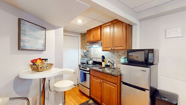 1029 Beacon St Unit A