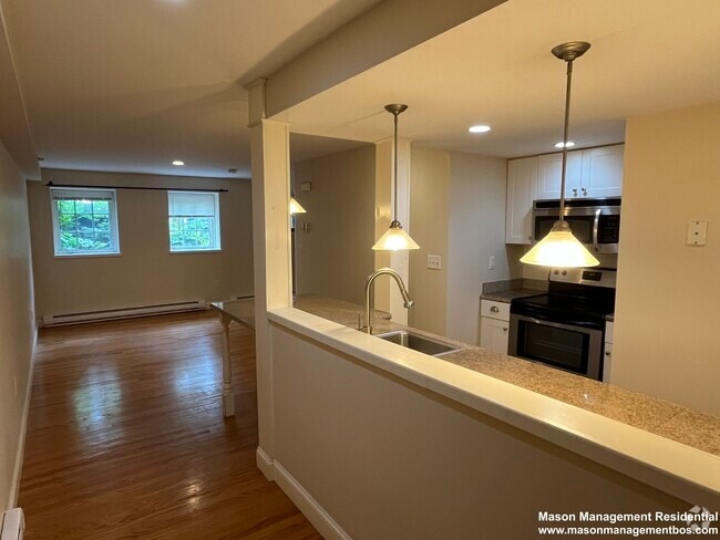 Building Photo - 317 Saint Paul St Unit 4 Rental