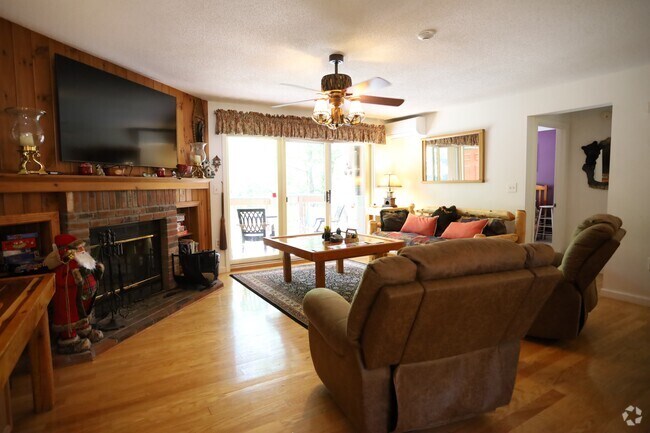 Building Photo - 85 Riverfront Dr Rental