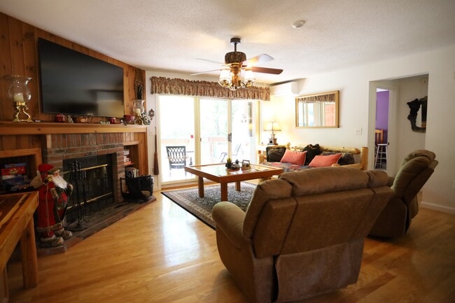 Building Photo - 85 Riverfront Dr Rental