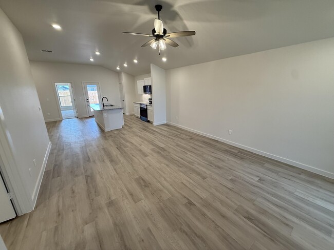 Photo - 1309 N Chicago Ave