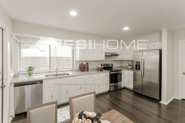 Photo - 2020 Cedarwood Dr