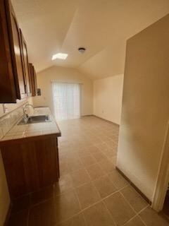942 E Las Animas St Unidad Cabin