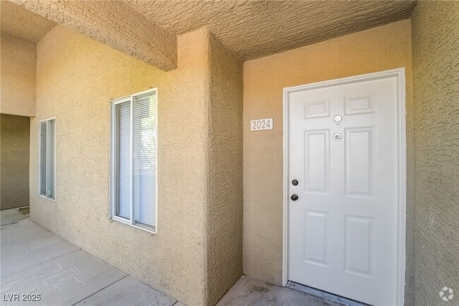 Building Photo - 8070 W Russell Rd Unit 2024 Rental