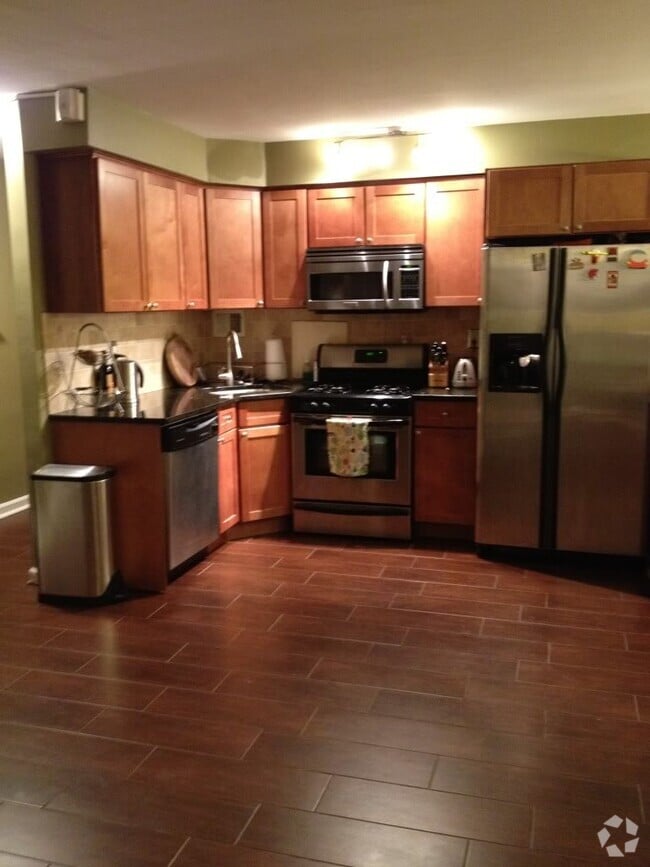Building Photo - 2101 Chestnut St Unit 1718 Rental
