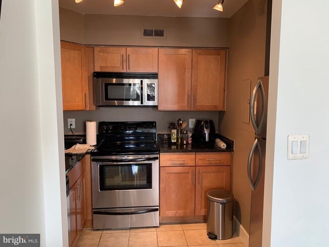 Photo - 3609 38th St NW Unit 303