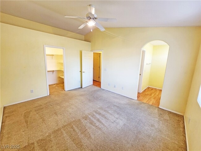 Photo - 960 Lone Pine Rd