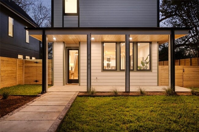 Photo - 2401 Willow St