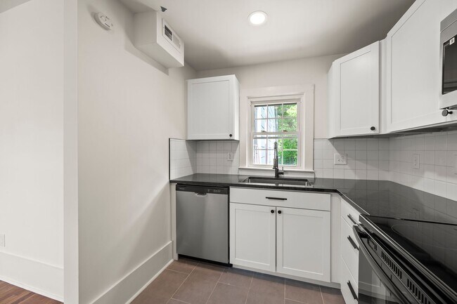 Photo - 1407 Clover St NW Unidad B