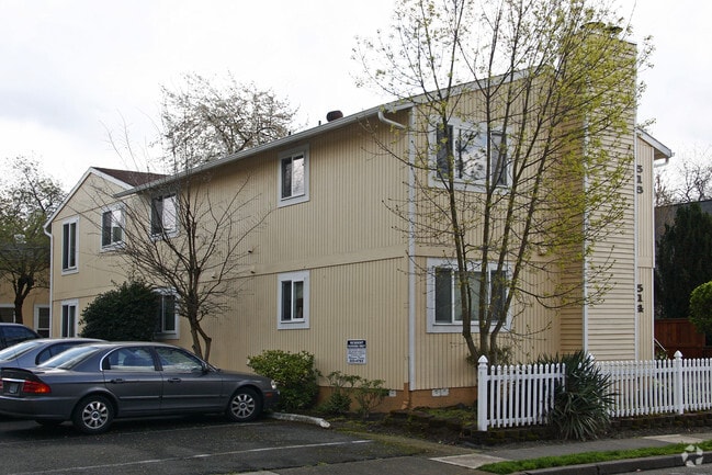 West Tabor Apartments