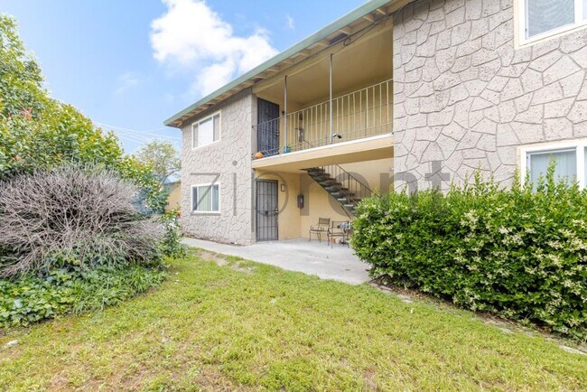 Photo - 4561 Ashcroft Ave