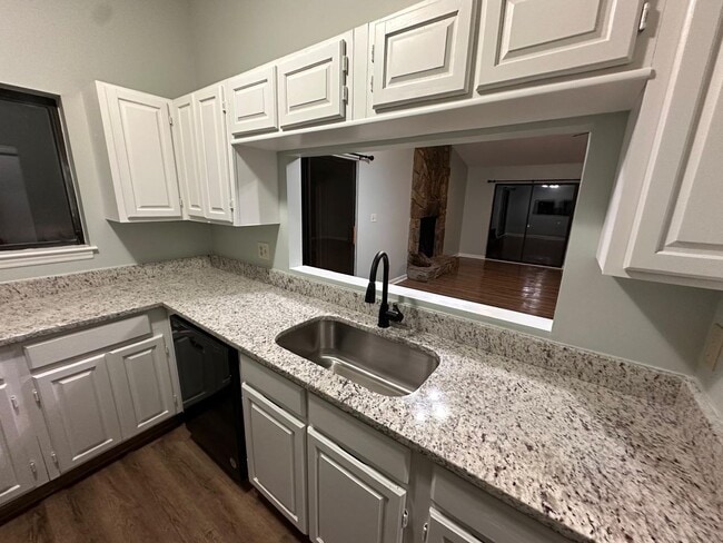 Photo - Charming 2 Bed/2 Bath Condo - Mallard Head Subdivision - Spacious Deck - Fireplace - Community Pool