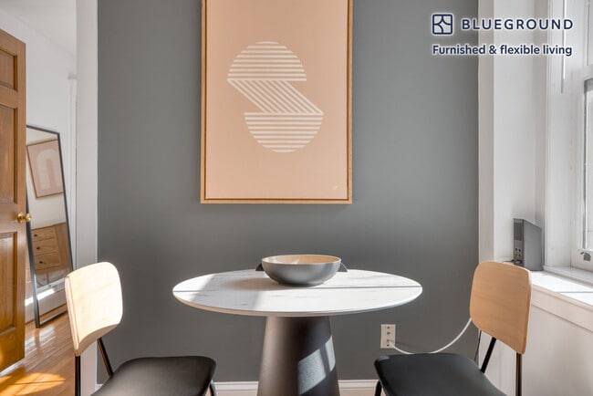 Photo - 14 Derne St Unit FL4-ID828